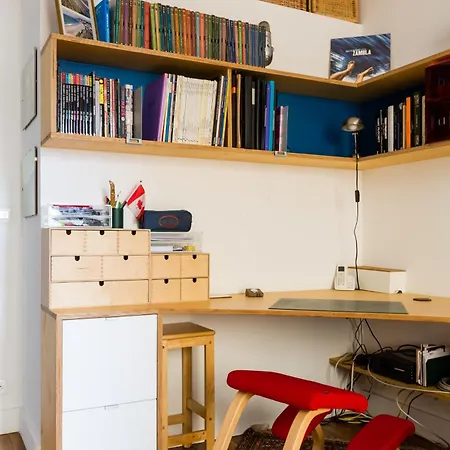 Veeve - A La Mode In Batignolles Paris