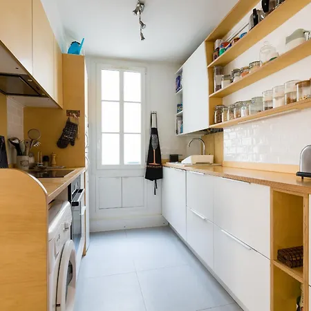 Veeve - A La Mode In Batignolles Apartment