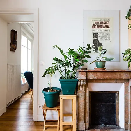 Veeve - A La Mode In Batignolles *