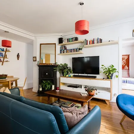Veeve - A La Mode In Batignolles * Paris