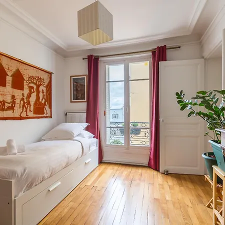 Veeve - A La Mode In Batignolles Apartment *